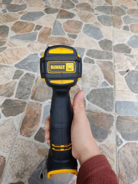 Dewalt DCN701 capsator cablu