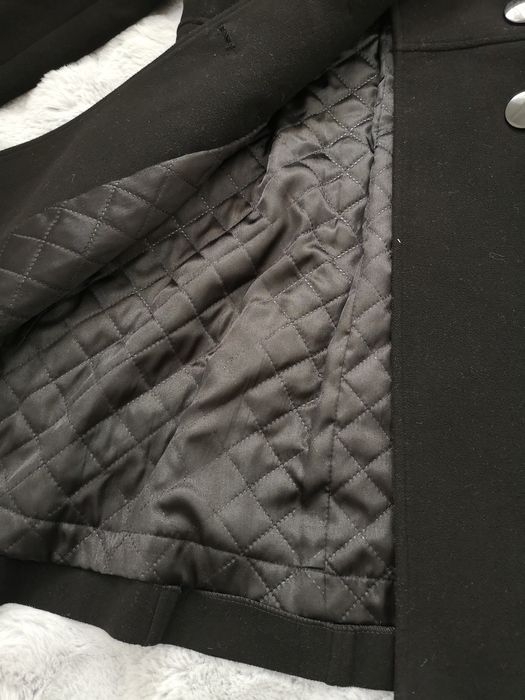 Продаётся зимний пальто.