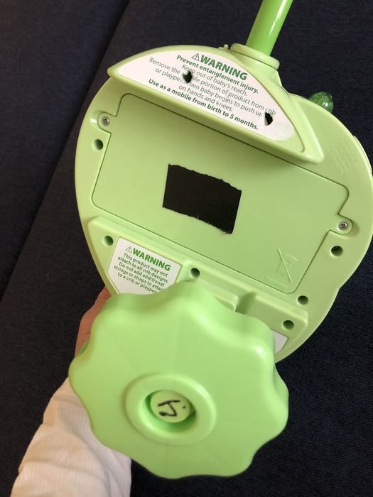 Музикална играчка тип въртележка за закрепяне към детско бебешко легло