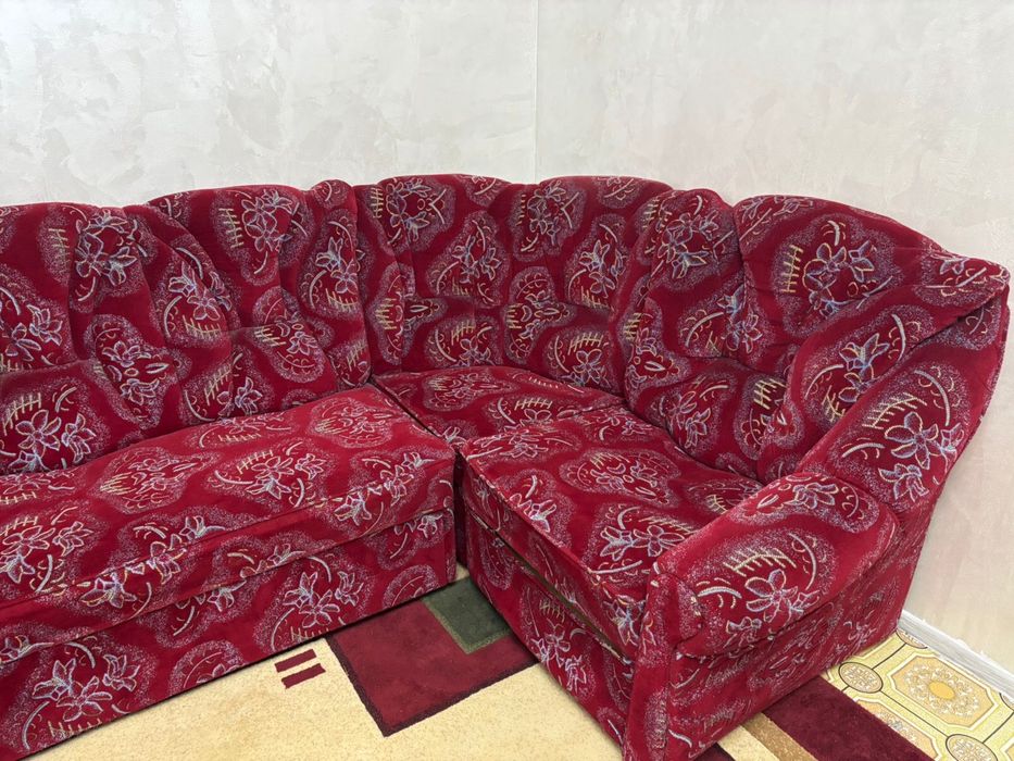 Диван угловой для гостинной и зала