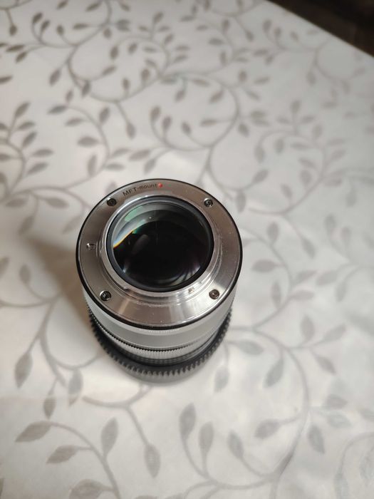 SIRUI 24mm F2.8 1.33x Anamorphic Lens За MFT