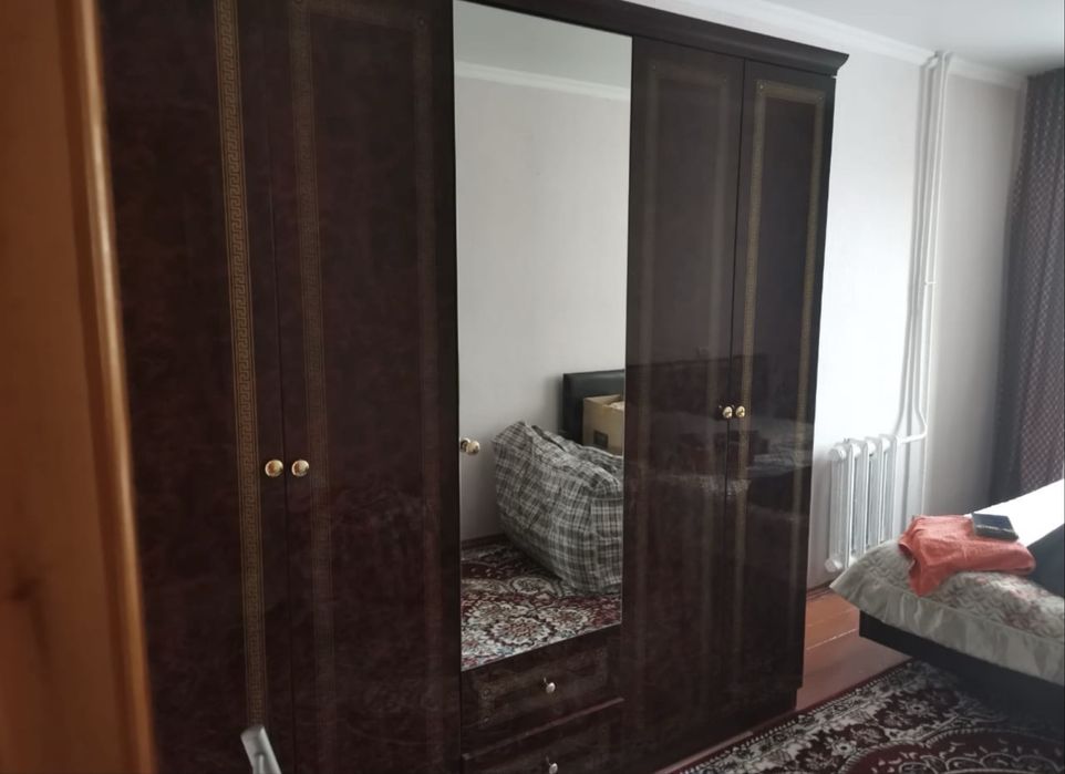 Продам спальный гарнитур