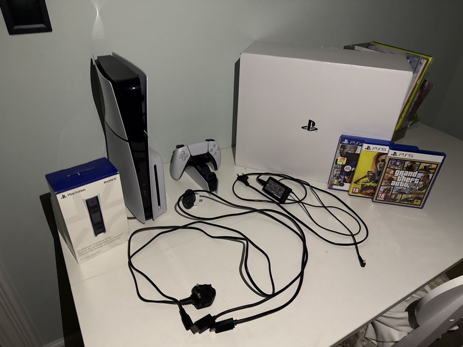 Playstation 5 slim куплен в середине 2024 года
