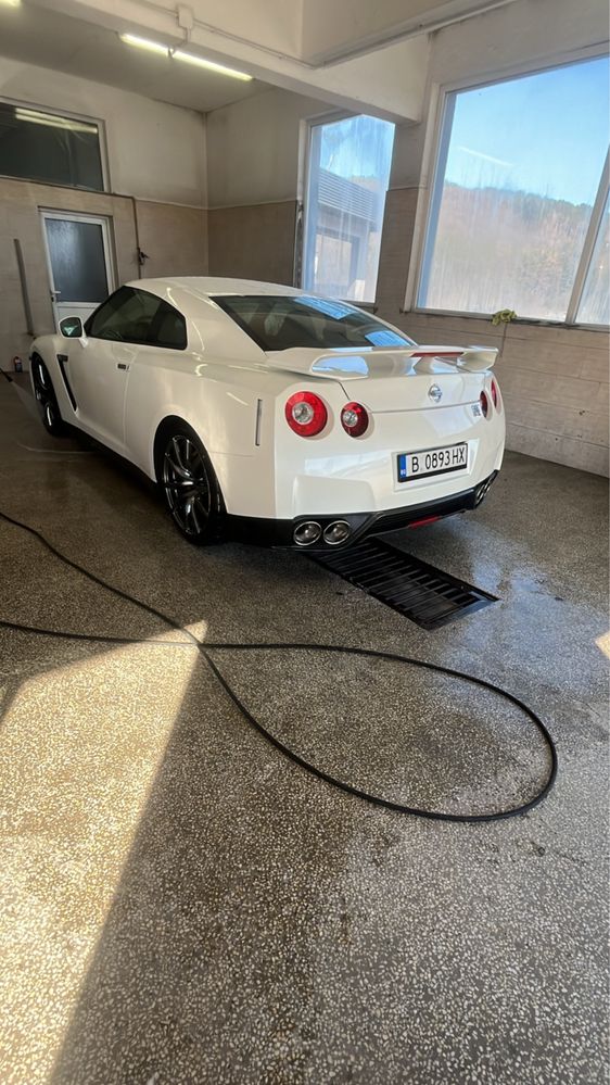 Автосалон “Америка” – вашият партньор за перфектна автомобилна грижа!