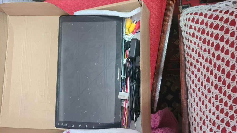 Продам магнитола андроид 10.1 дюйма.