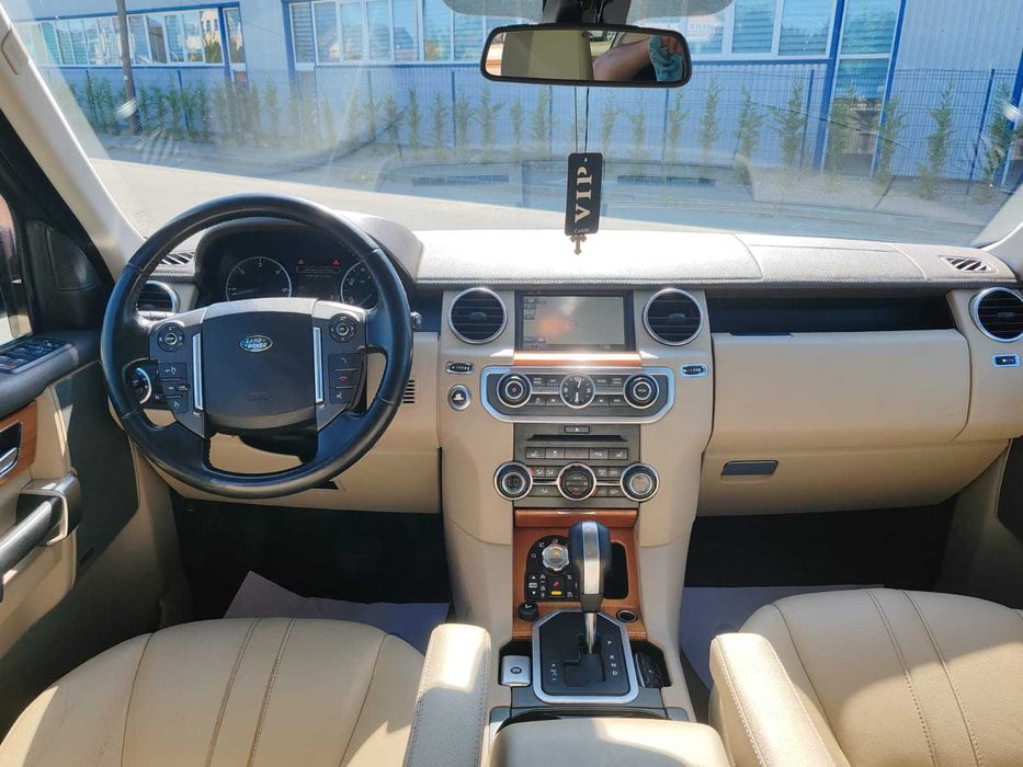 Land Rover Discovery 4