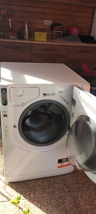 Vând mașină de spălat cu uscător Hotpoint și pătuț supraetajat de copi