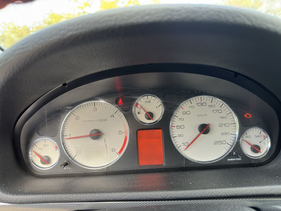 Vand Peugeot 407 si Renault Scenic