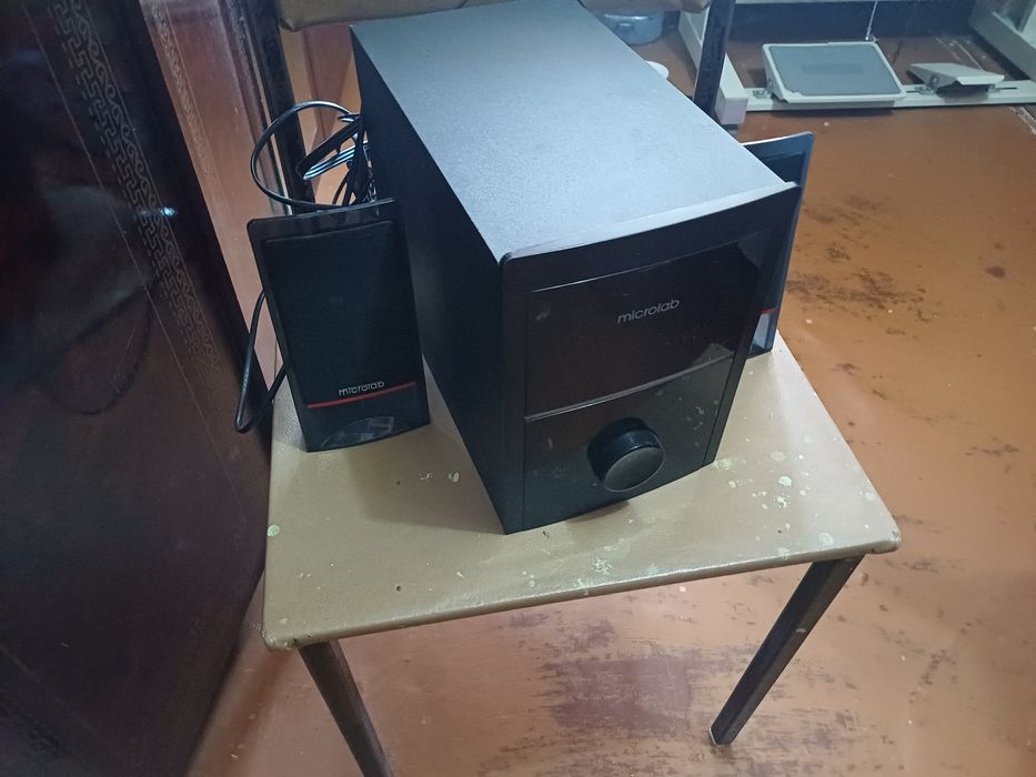 Microlab M-700U. Колонка