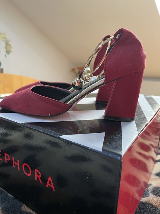 Sandale elegante de catifea  Culoarea rosu inchis