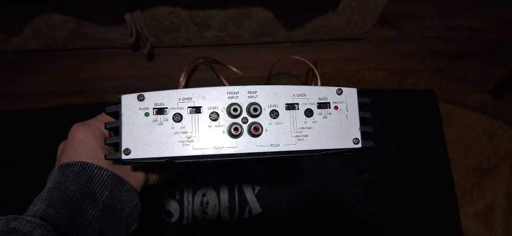 Vând amplificator auto blaupunkt gt4 special 750w