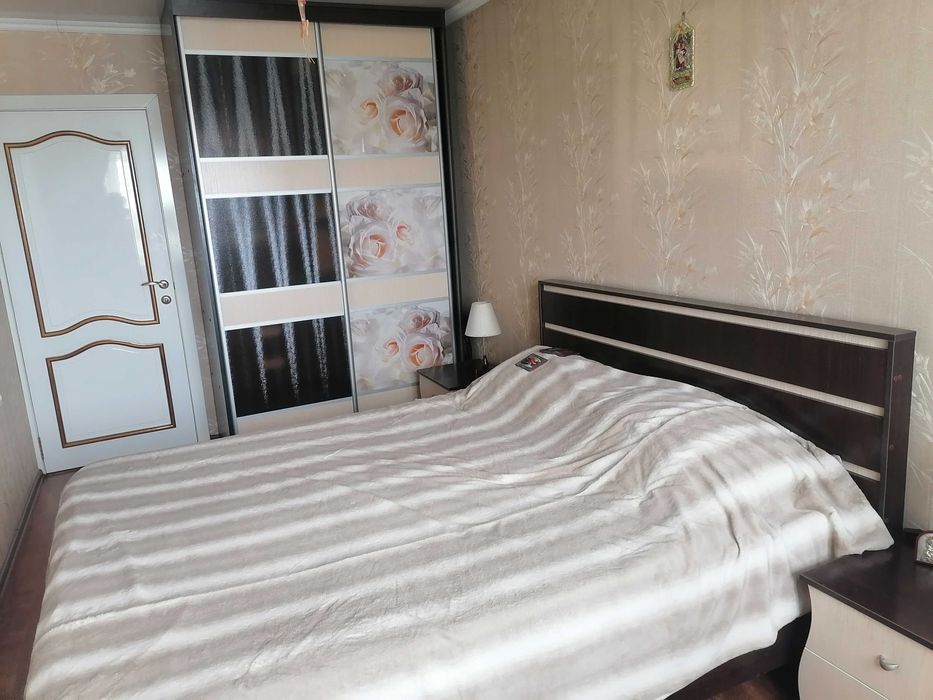 Продам спальный гарнитур