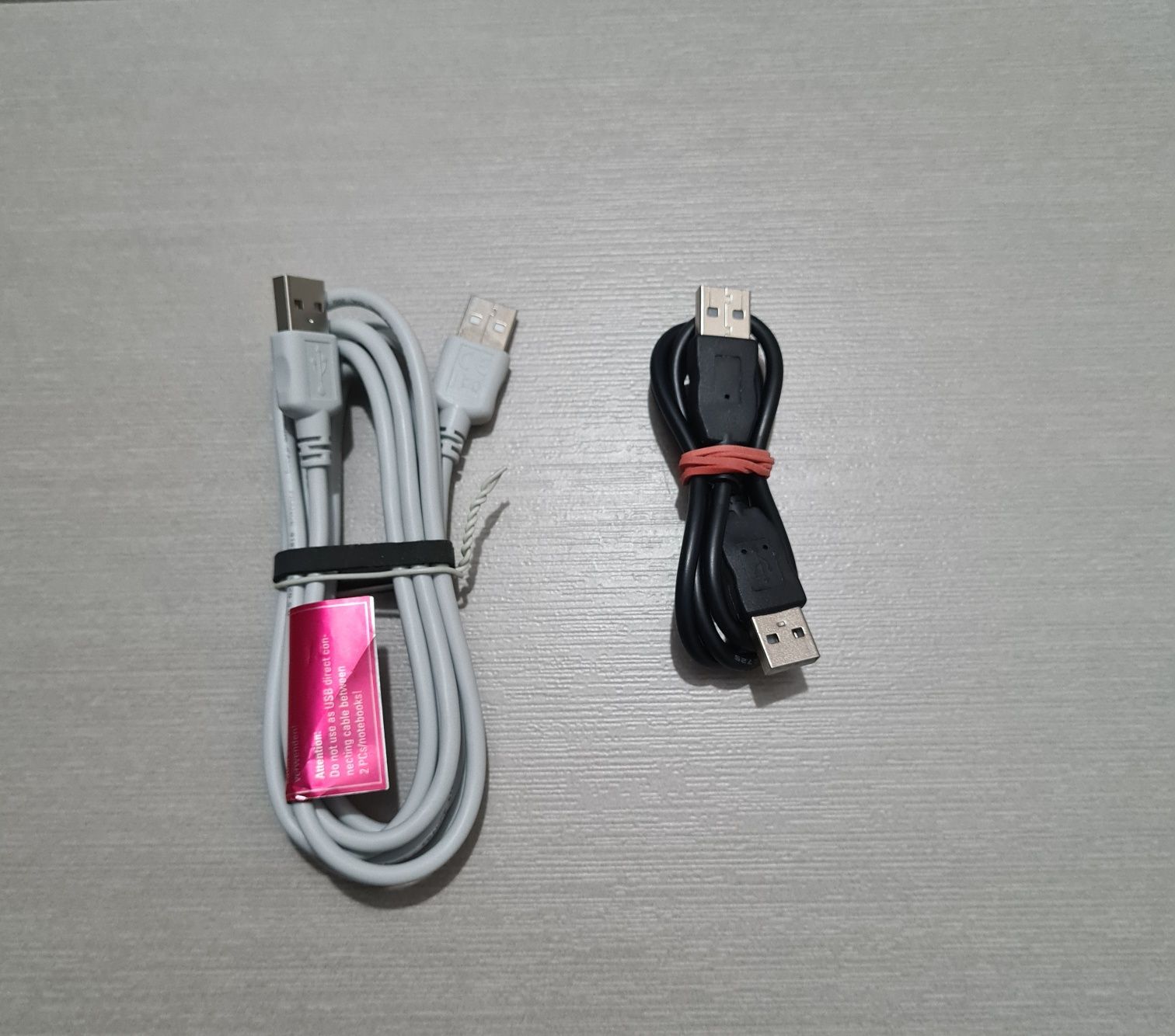 Cablu USB la USB (USB A to USB A), Cablu tip Y USB A la 2 x USB A