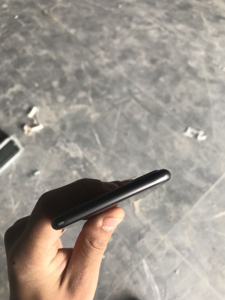 Iphone 8 plus srochna sotilad