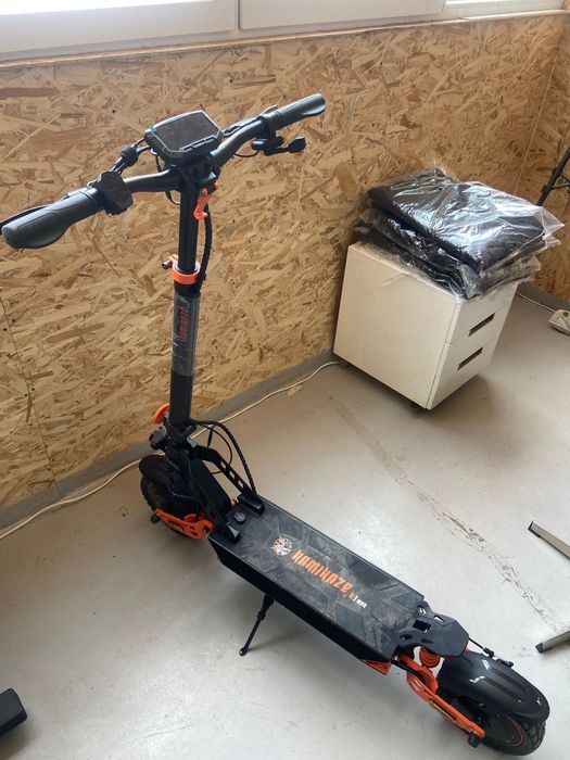 Vând trotineta Kamikaze K1 are 280 km parcuri!