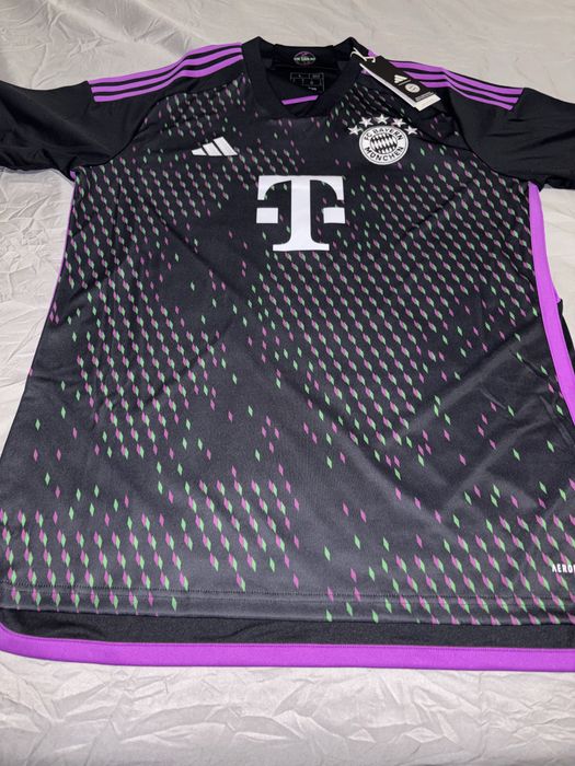 НОВА Мъжка футболна тениска на Bayern Munchen