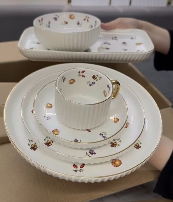 Набор посуды, очень красивый, 2 комплекта.