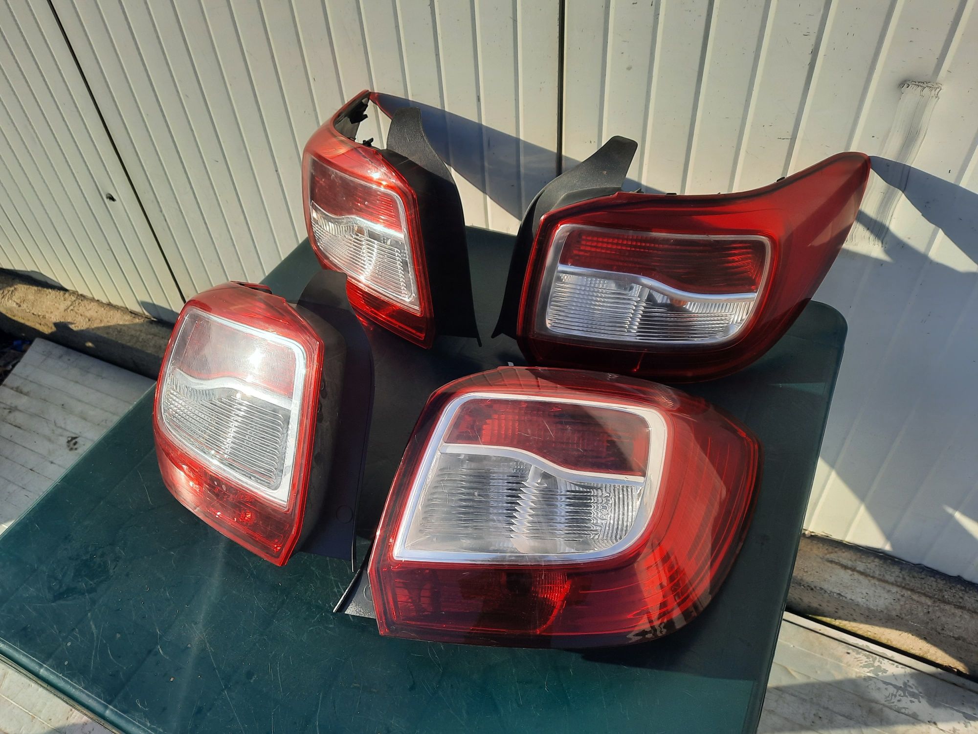 Stop tripla lampa stanga dreapta dacia logan 2014 2015 2016