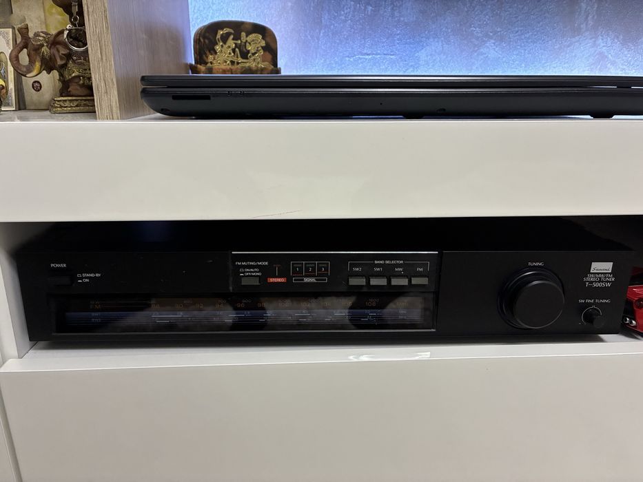 Sansui тунер в много добро състояние !
