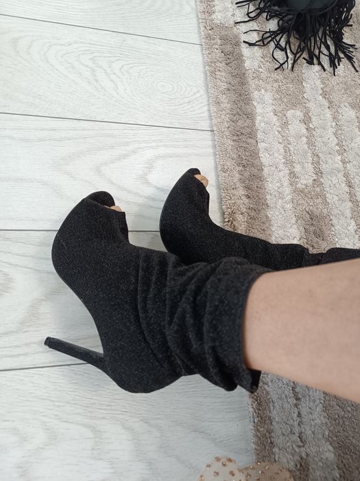 Ghetuțe cu toc superbe