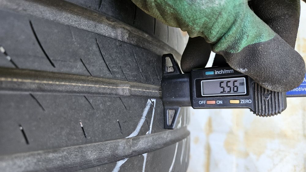 2бр гуми 215 60 16 дънлоп