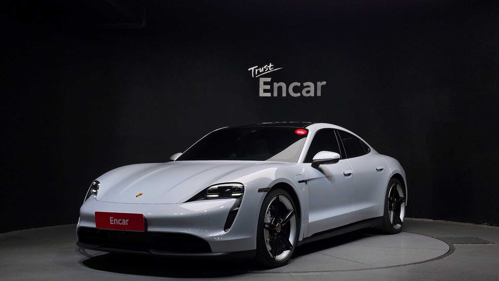 Porsche Taycan Base