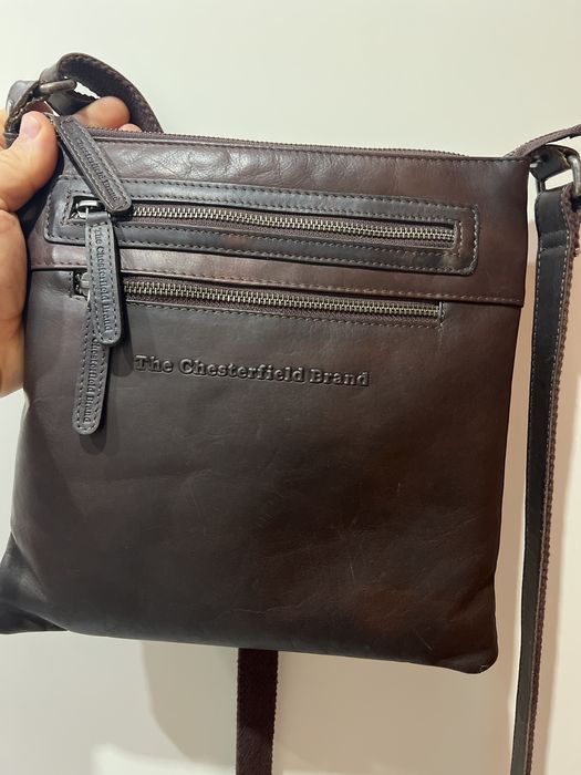 Мъжка кожена чантичка за през рамо!