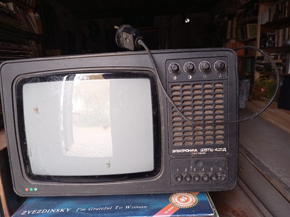 Продам телевизор