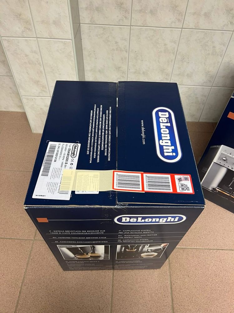 Vand aparat profesional de facut cafea DeLonghi