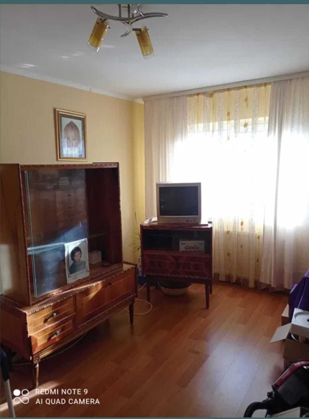apartamente de vanzare husi