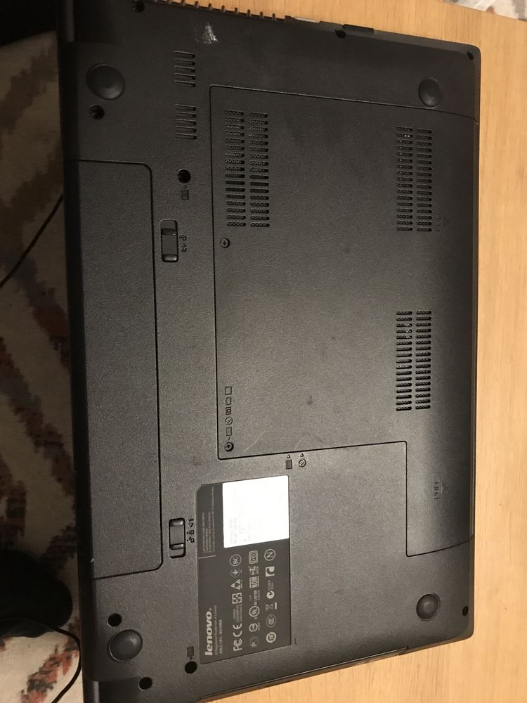 Laptop Lenovo B590