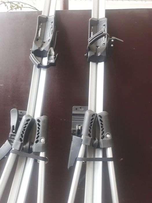 Suporti pzr transportul bicicletelor pe autoturism .