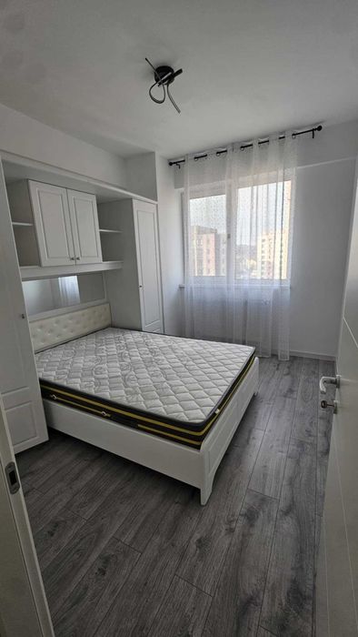 Apartament 2 camere semidecomandat de închiriat