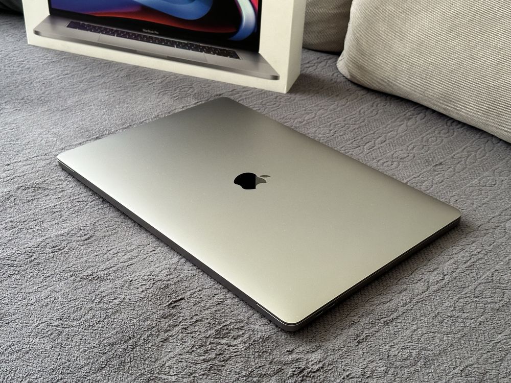 Macbook Pro 16’/i9-9880H/16GB DDR4/1TB SSD/Radeon Pro 5500M