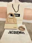 Poseta/Geanta Jacquemus Le Chiquito crem