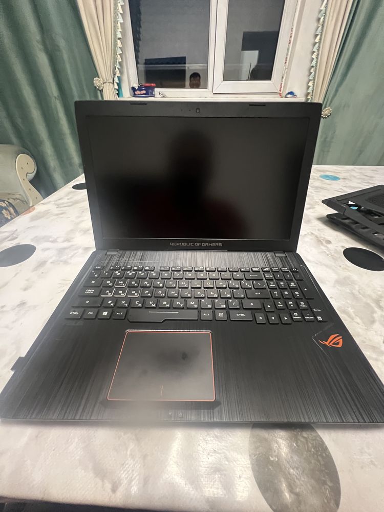 Нутбок Asus Rog Strix