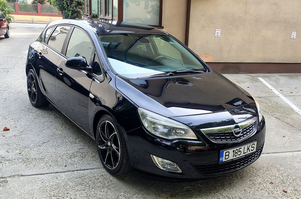 Vând  Opel Astra J / 1.7Cdti / 2012 Euro 5 / Ofer certificat fiscal !