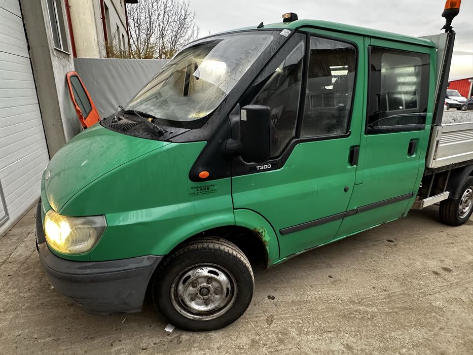 Ford Transit cabina dubla doka 6 locuri