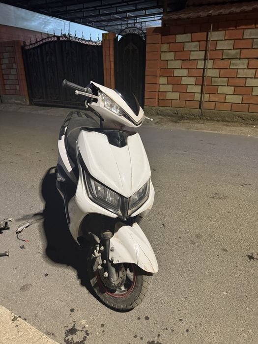 Продам м8 лия мотор