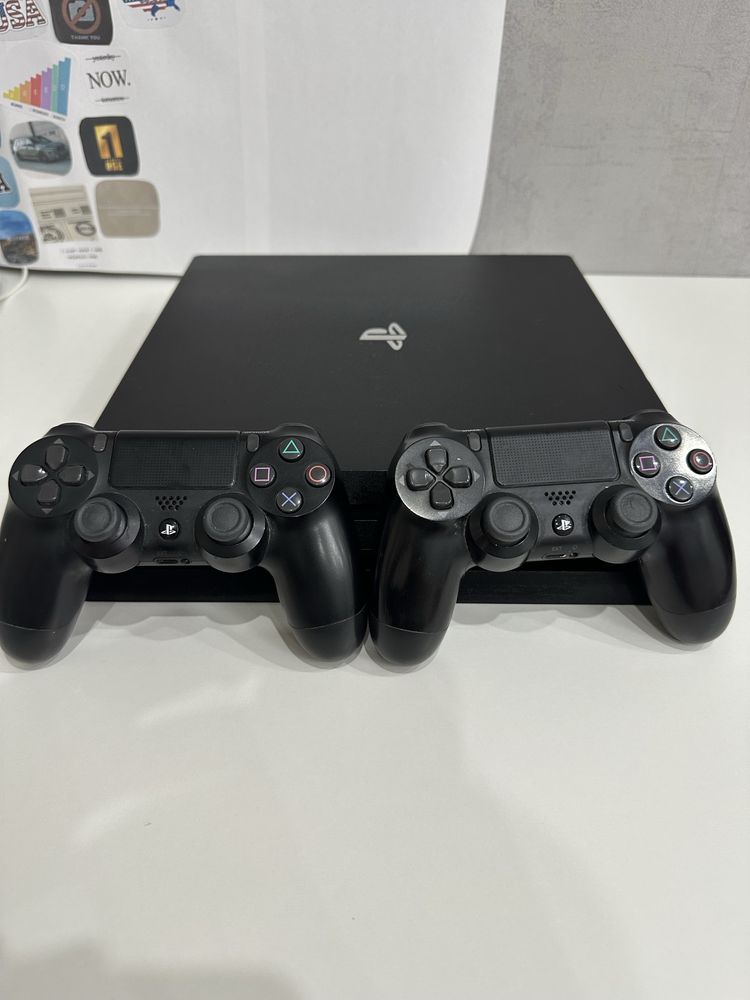 Playstation 4 pro (8 игр) в идеальном состоянии