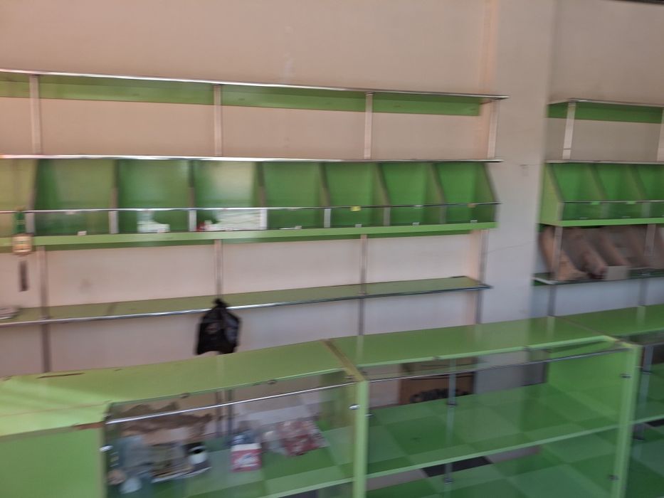 Стилаяж сотилади магазина ишлатишга   6.8 метр, 2 метр