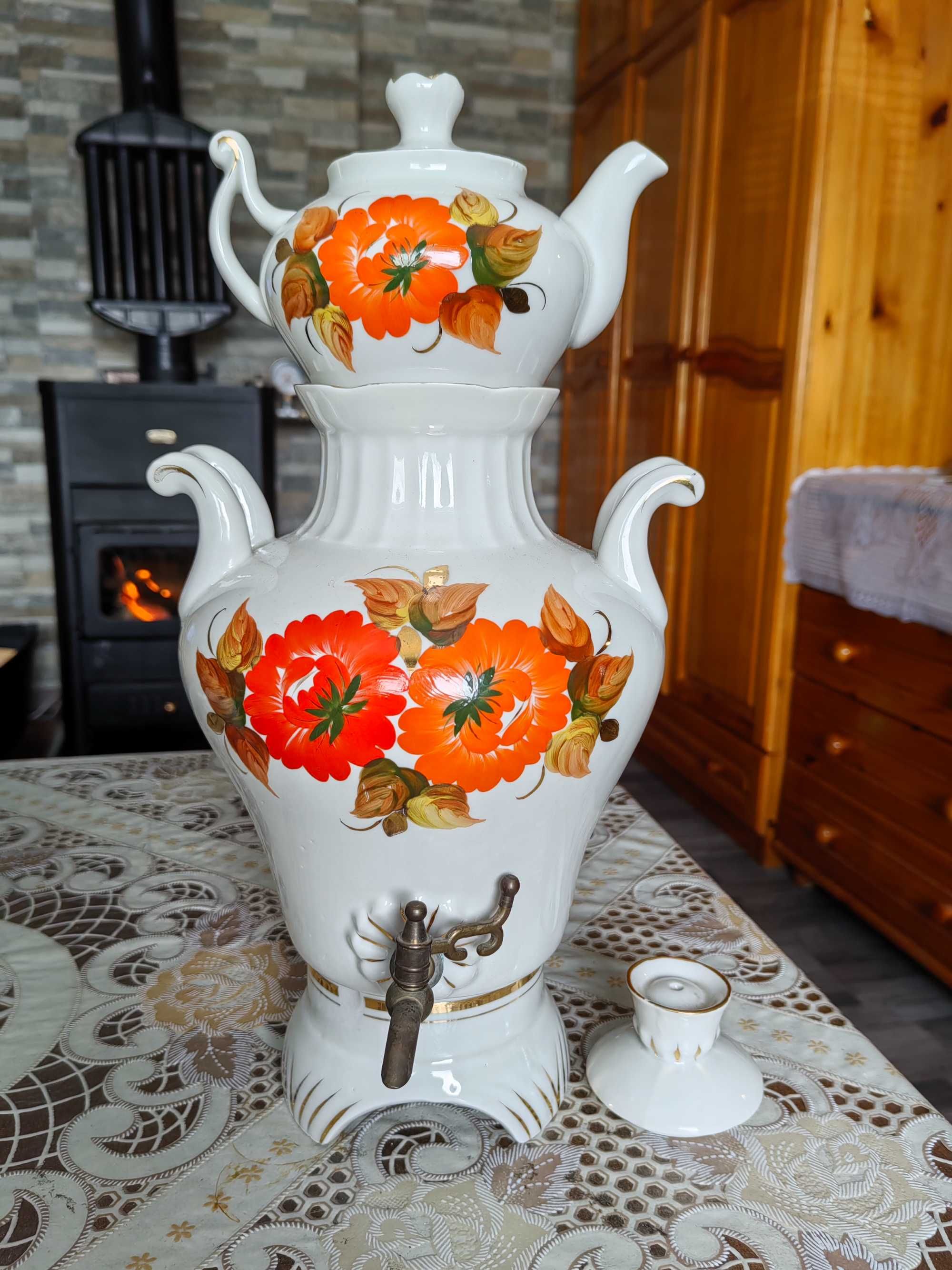 Руски порцеланов самовар.НОВ.