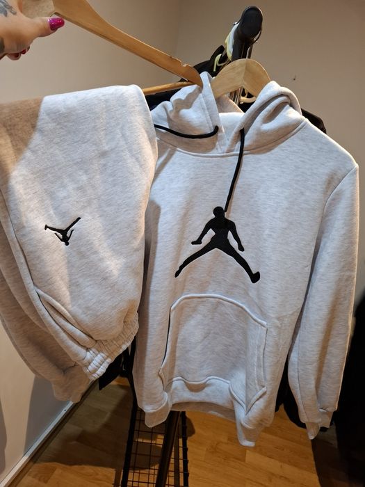 Vând bluze treninguri  geci mai multe modele