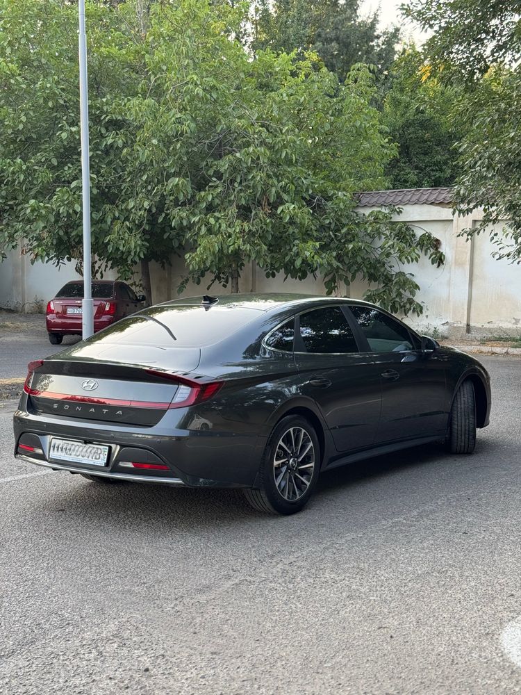 Hyundai sonata 2020 yil 3 pozitsa