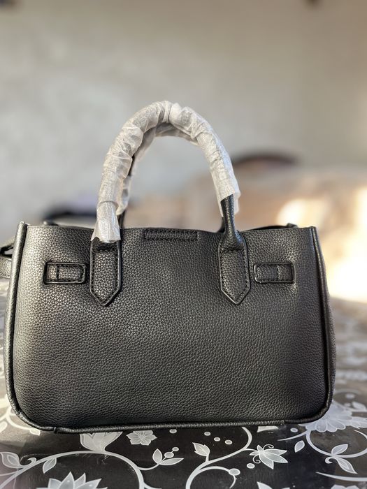 Gentuță torrente, noua cu eticheta , la super pret