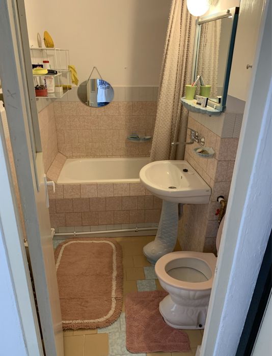 Doua camere . Apartament de inchiriat Bistrita . Aleea Margaretelor .