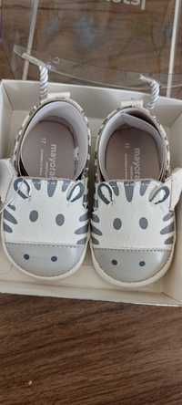 Бебешки/ декоративни обувки зебра Mayoral