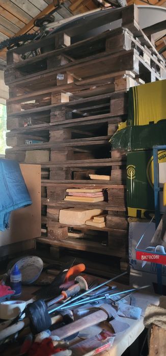 Vand paleti euro si non euro.10 lei/20 lei  bucata