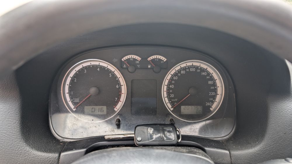 Volkswagen Golf IV 4 1.6 FSI