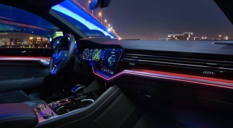 Vand/Schimb Vw Toareg- full option Black edition  3.0 tdi 286cp